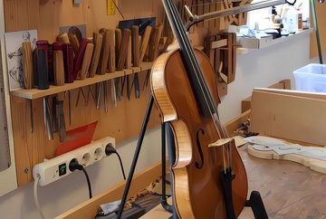 How is a violin made?