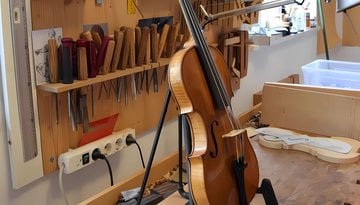 How is a violin made?