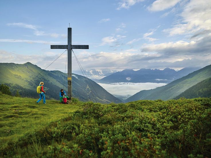 Wandern bei der Adolf Pichler Hütte