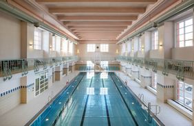 Tuffiamoci: il nuoto indoor per famiglie a Innsbruck e dintorni