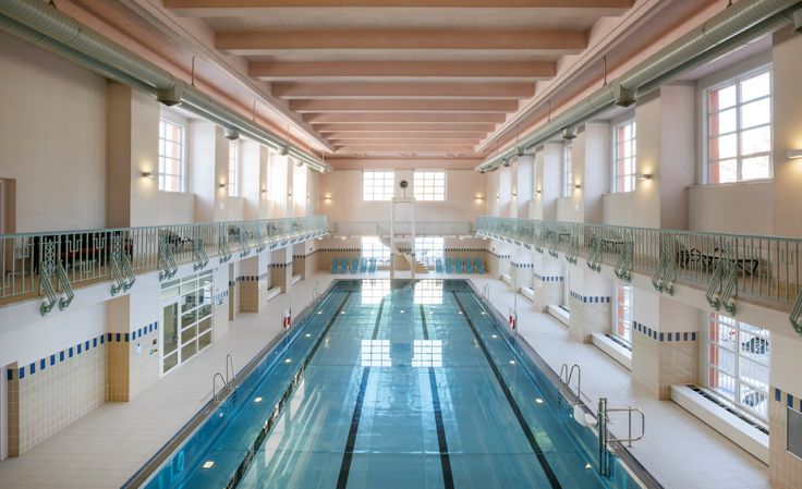 Tauchen Sie ein – Familienfreundliches Hallenbad in und um Innsbruck