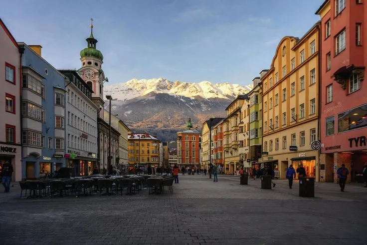 Maria-Theressien-Straße