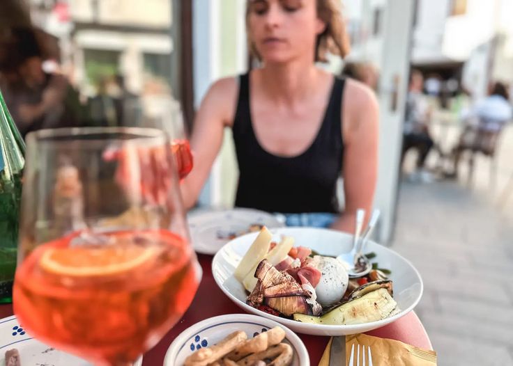Wilten bei Nacht: Gute Drinks, Bars & Clubs