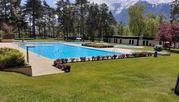 Public outdoor pool in Barwies