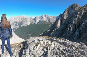 Walks to Explore: City and Mountains