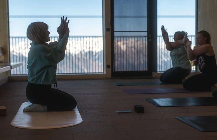 Winter Mountain Yoga Patscherkofel