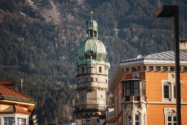 Stadtturm im Frühling