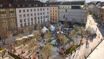 Thursday at Bozner Platz