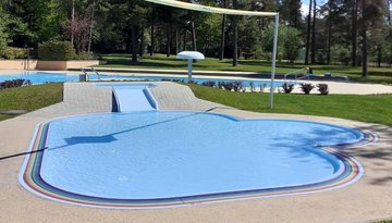 Public outdoor pool in Barwies