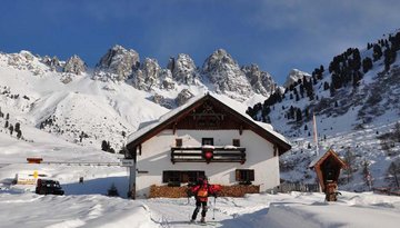 Alpine inn Kemater Alm