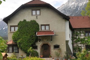 Villa & buste Einberger