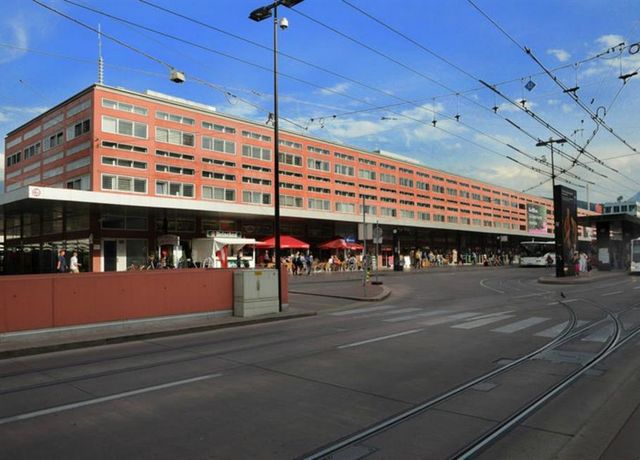 Hauptbahnhof-exterior.jpg