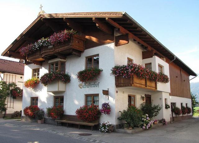 Schusterhof-im-Sommer.jpg