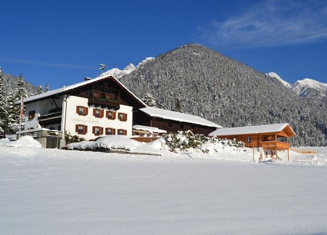 Aussenansicht-Winter-Gaestehaus.jpg