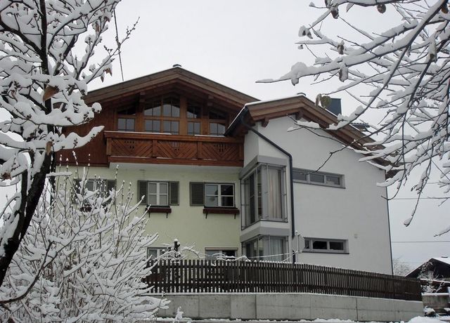 Haus-Gruber-im-Winter.jpg