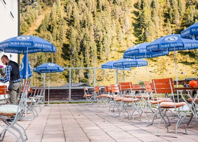 Terrasse-im-Sommer.jpg