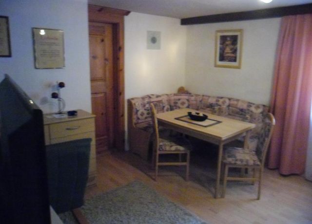 Essecke-im-Wohnzimmer.jpg