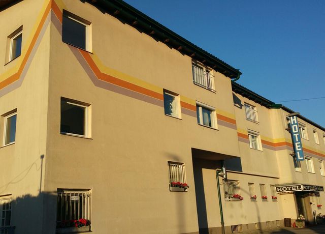 hotel-Helga-Sommer.jpg