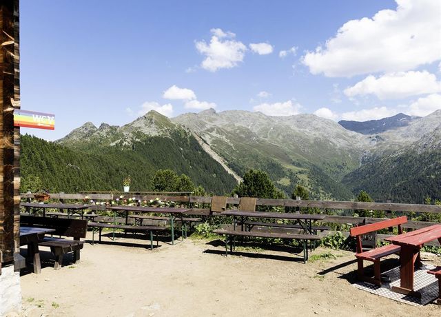 Terrasse-mit-Ausblick.jpg