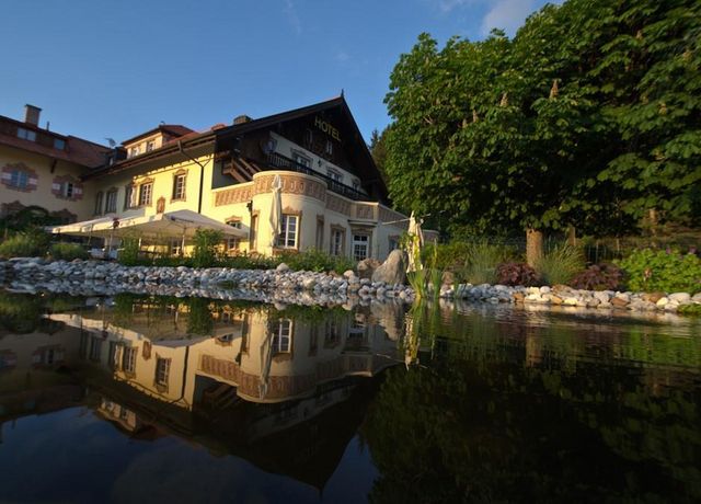 Teich-und-Terrasse.jpg