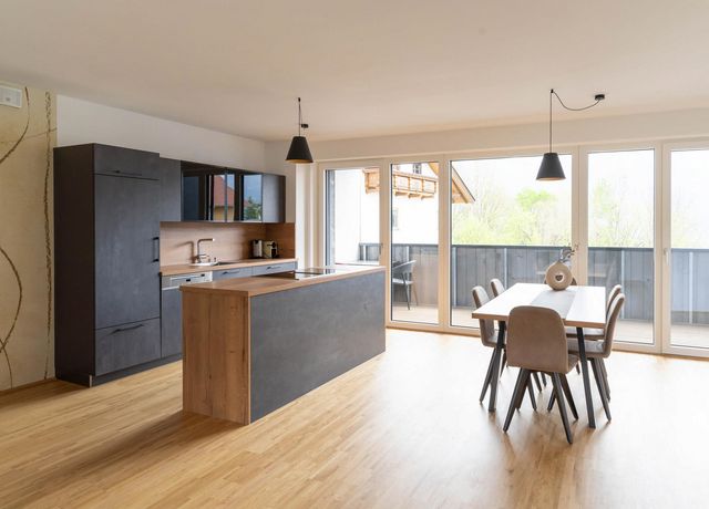Apartment-1-Essbereich-und-Kueche.jpg