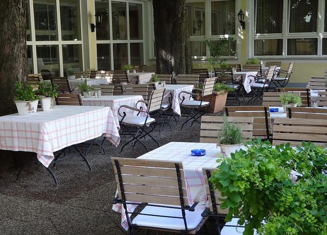 Hotel-SailerGastgarten.jpg