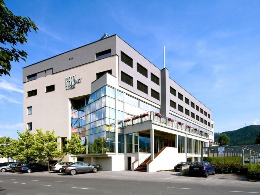 Penz Hotel West