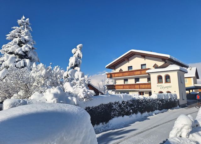 Haus-Olympia-im-Winter.jpg
