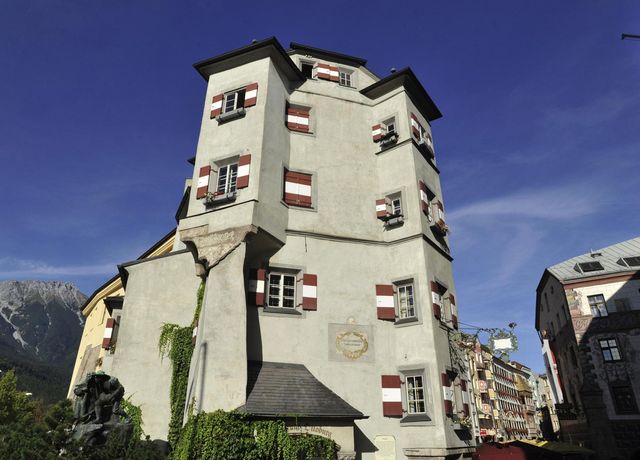 Ottoburg-aussen.jpg
