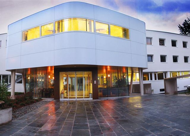 Haus-der-Begegnung-Aussen-Winter.jpg