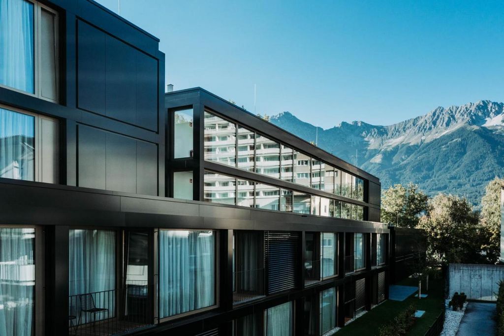 B(l)ackhome Innsbruck City South