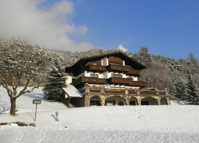 Brandnerhof-Haus-Winter.jpg