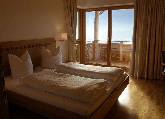 Schlafzimmer-Gaestehaus-Karlhof.jpg