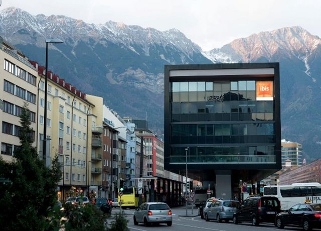 Hotel-Ibis-Winter.jpg
