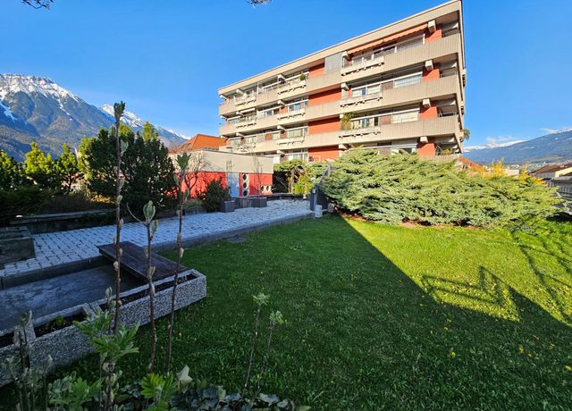 Sunny-home-garden-Innsbruck-1.jpg