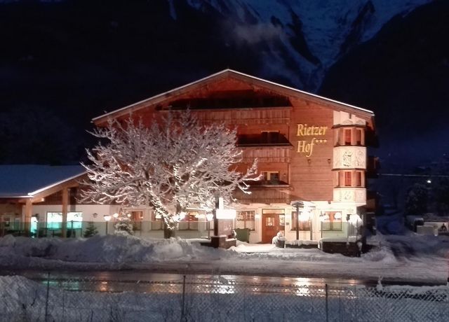 Hotel-Rietzer-Hof-im-Winter.jpg