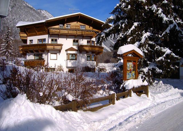 Haus-Sonnblick-Winter.jpg