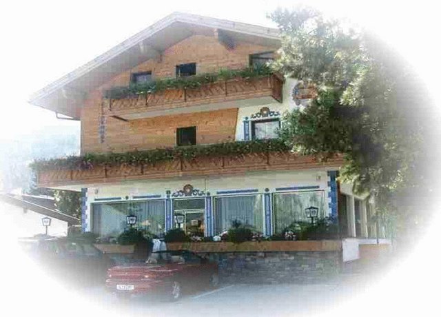 Goetznerhof.jpg