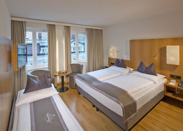 Dreibettzimmer.jpg