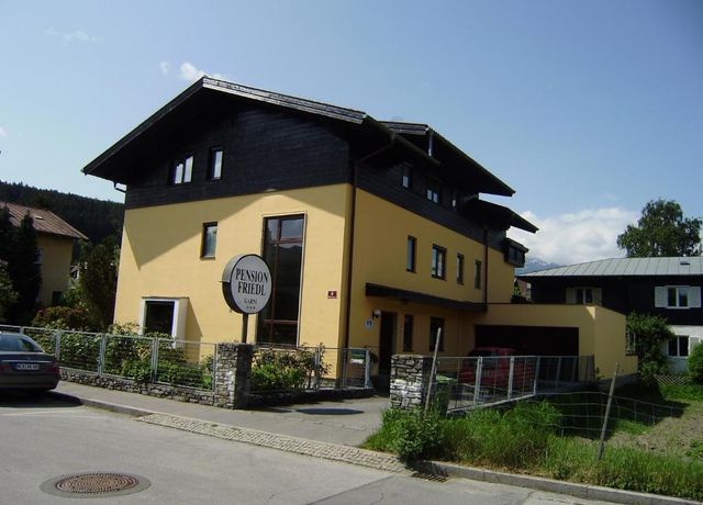 Pension-Friedl-Aussenimpression-Sommer.jpg