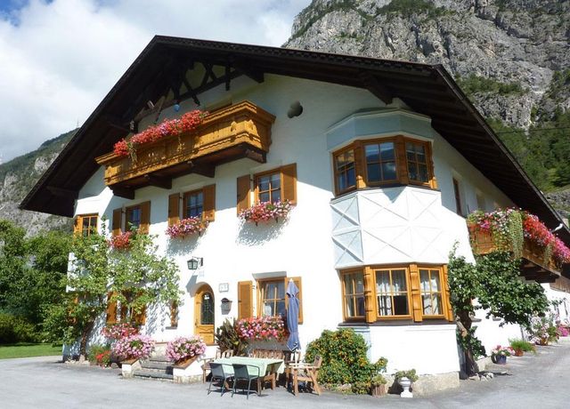 Gaestehaus-Dablander-Sommer.jpg