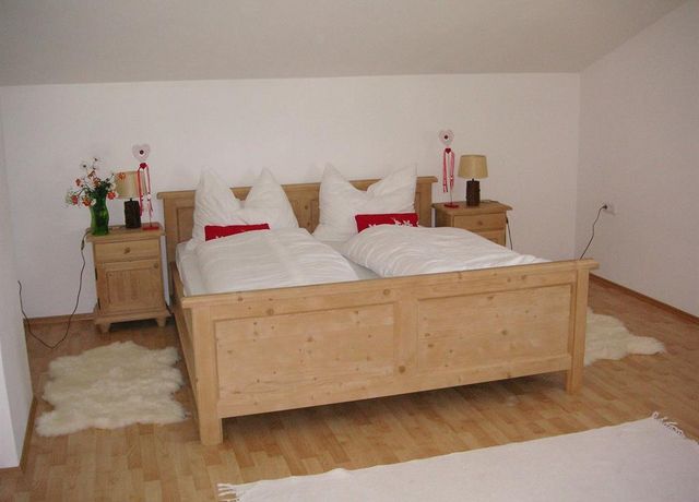 Schlafzimmer-1.jpg