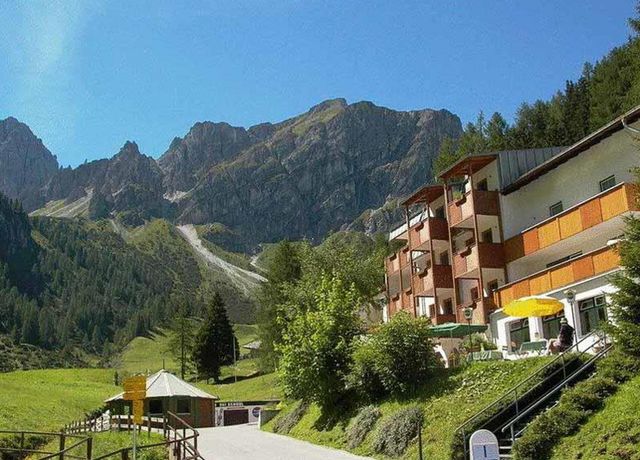 Lizumerhof-Sommer.jpg