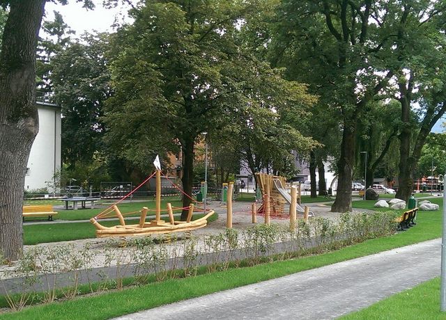 Hutterpark-Spielplatz.jpg