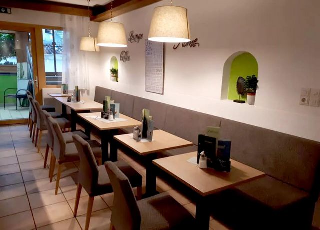 Suesse-Ecke-Axams-Lokal.jpg