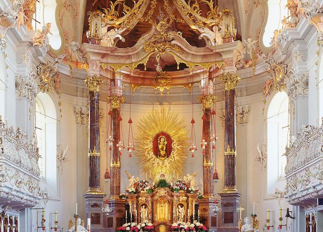 Wiltener-Basilika-Altar.jpg