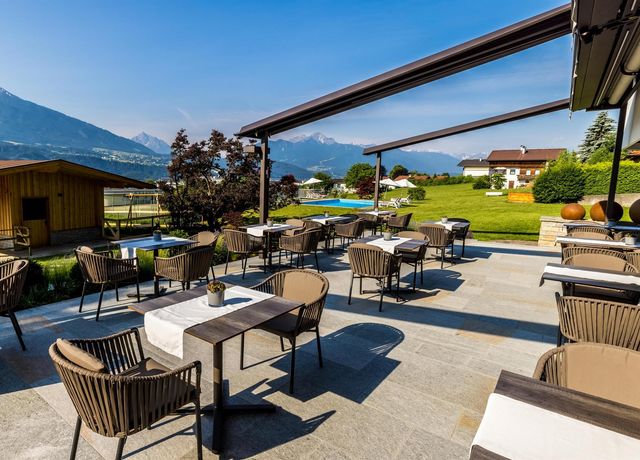 Hotel-Huberhof-Rum-neue-Terrasse.jpg