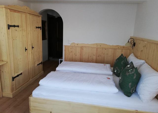 Ferienwohnung-Stauder-Schlafzimmer.jpg