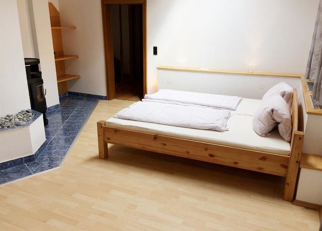 Weitere-Dreibettzimmeransicht.jpg
