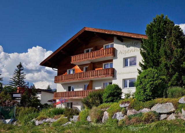FerienwohnungenTiroler-Alpenhof-Innsbruck.jpg
